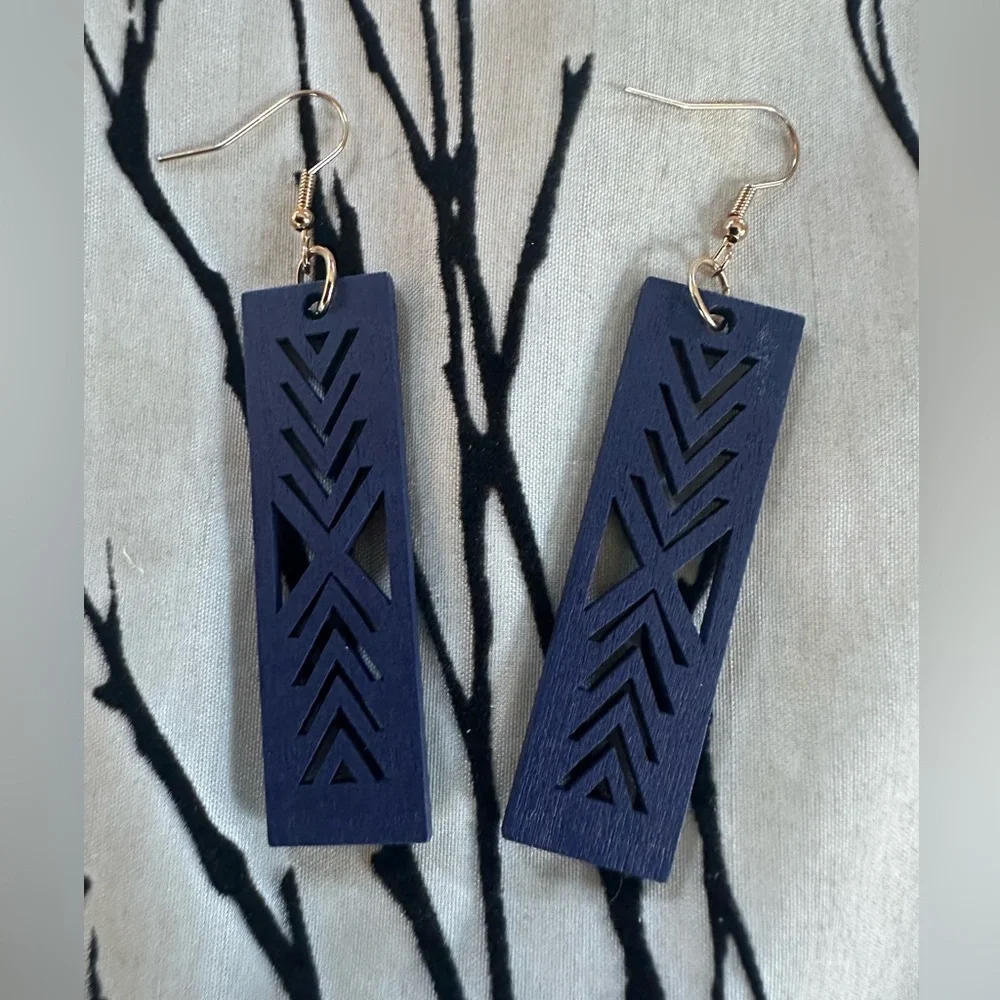 Wooden boho earrings, laser cut geometric botanical patterns, lightweight - Picture 7 of 14